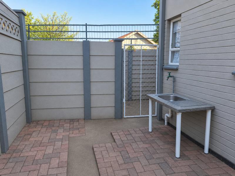 2 Bedroom Property for Sale in Adamayview North West